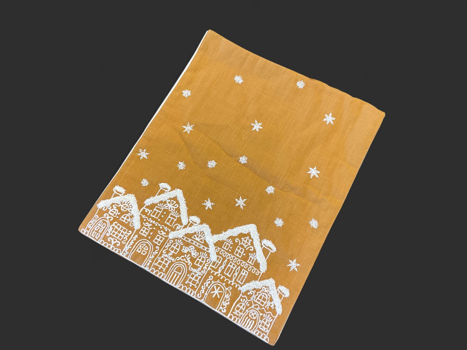 Gingerbread village runner