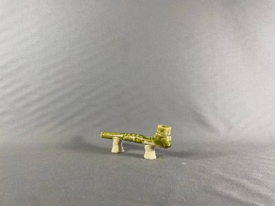 Classic pipe with stand green