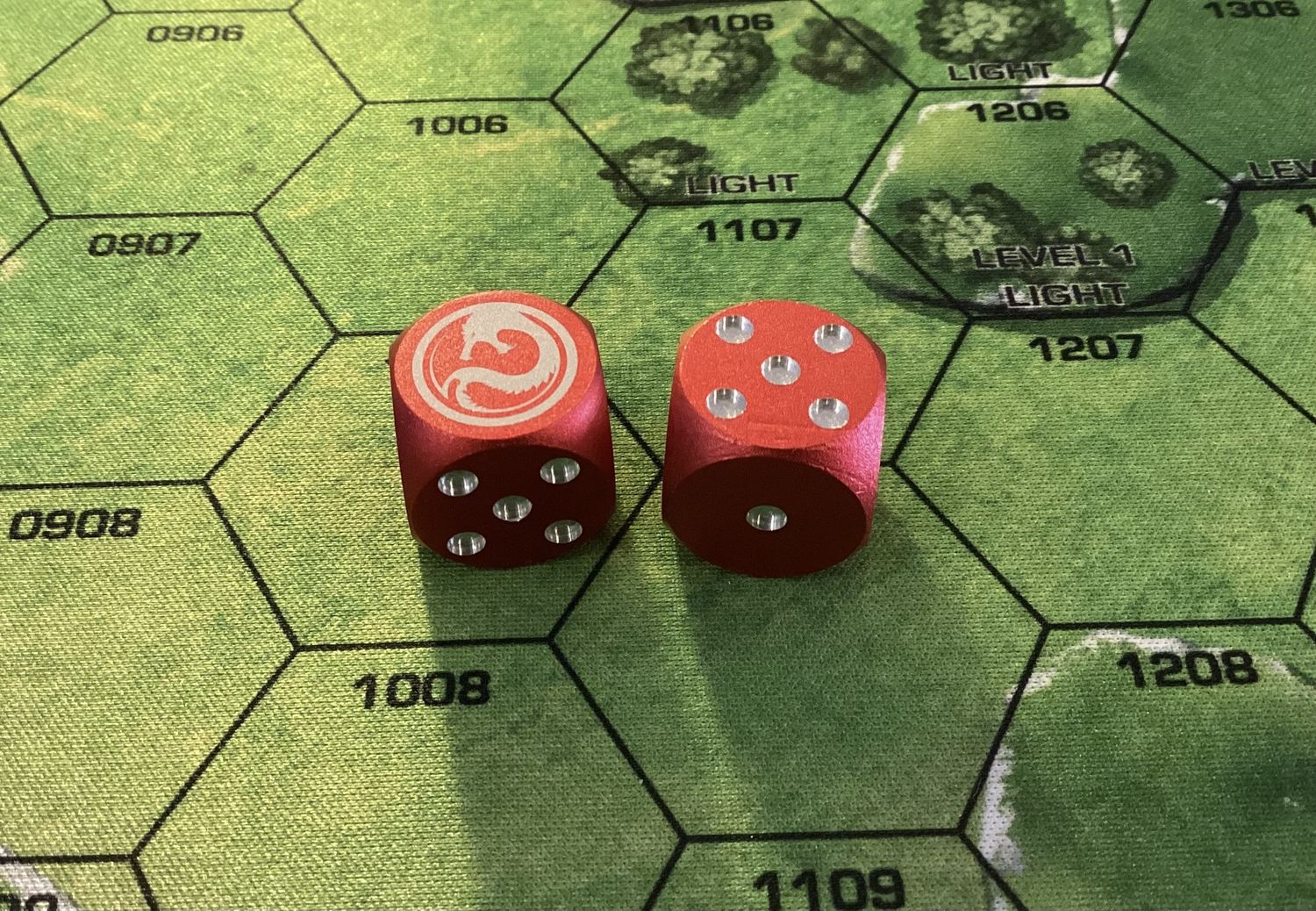Dice pair Battletech Draconis Combine