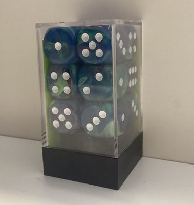 Chessex D6 Dice d6 mm Festive Waterlily/white
