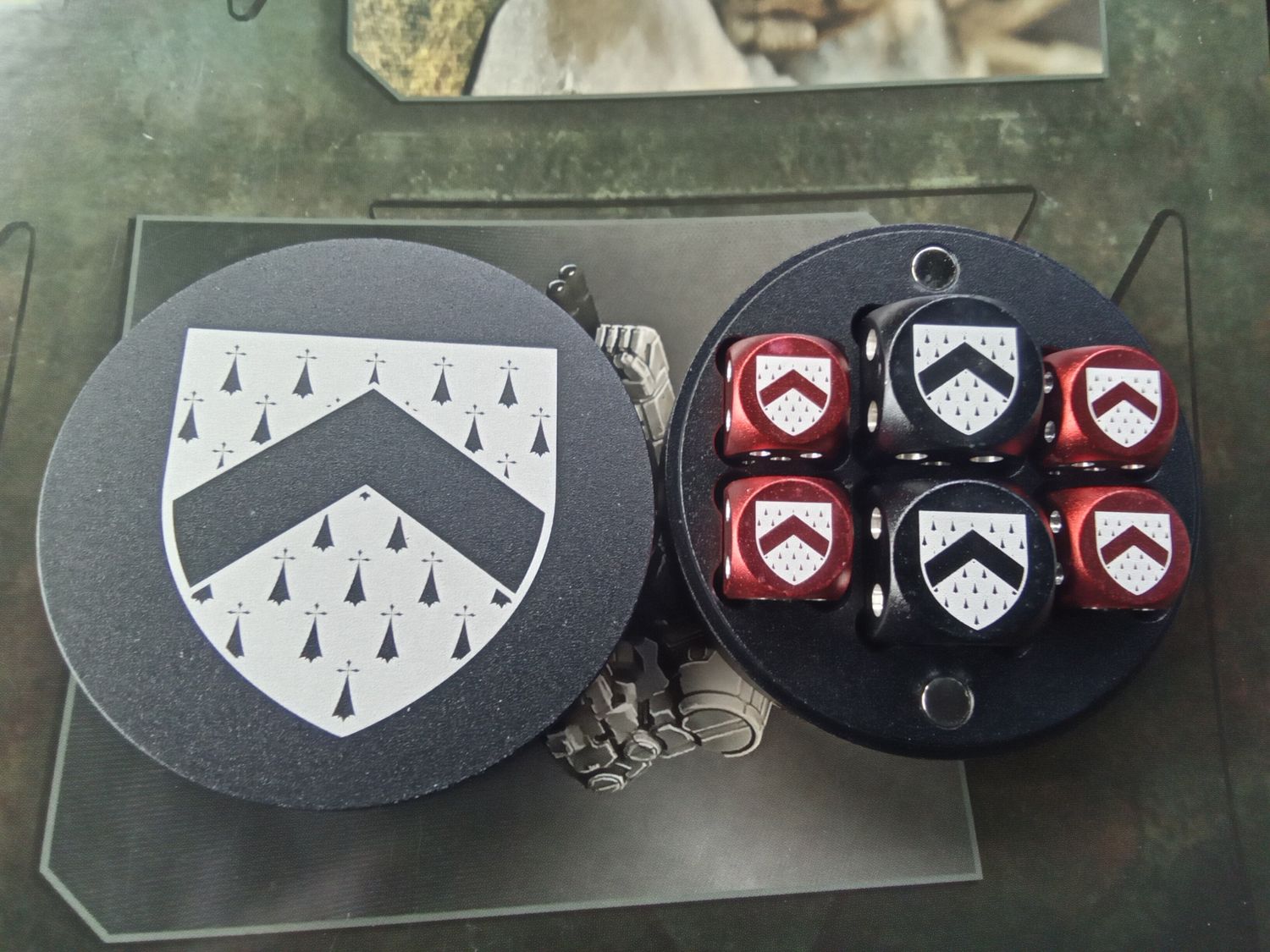 House Ricol Dice Puck