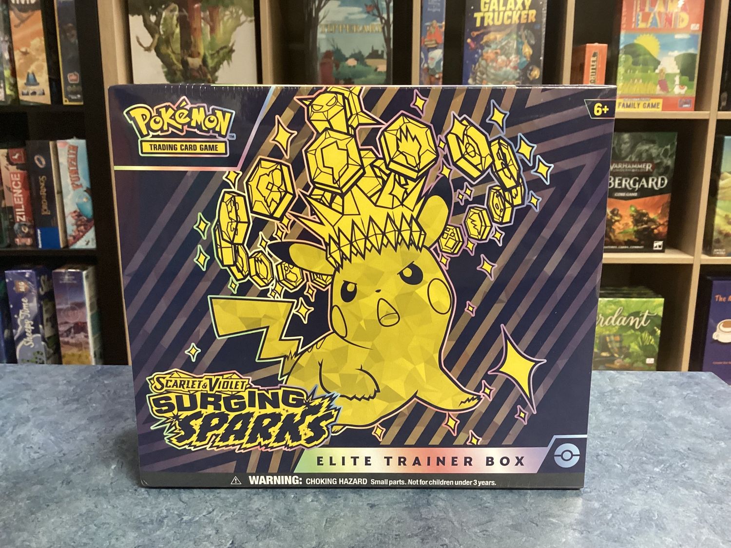 Pokémon TCG Scarlet &amp; Violet Surging Sparks Elite Trainer Box
