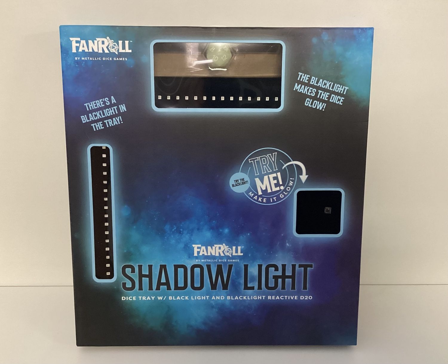 Blacklight Dice Tray with d20 Black