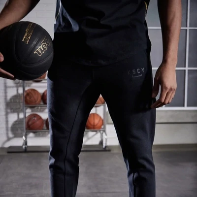 Trackpants