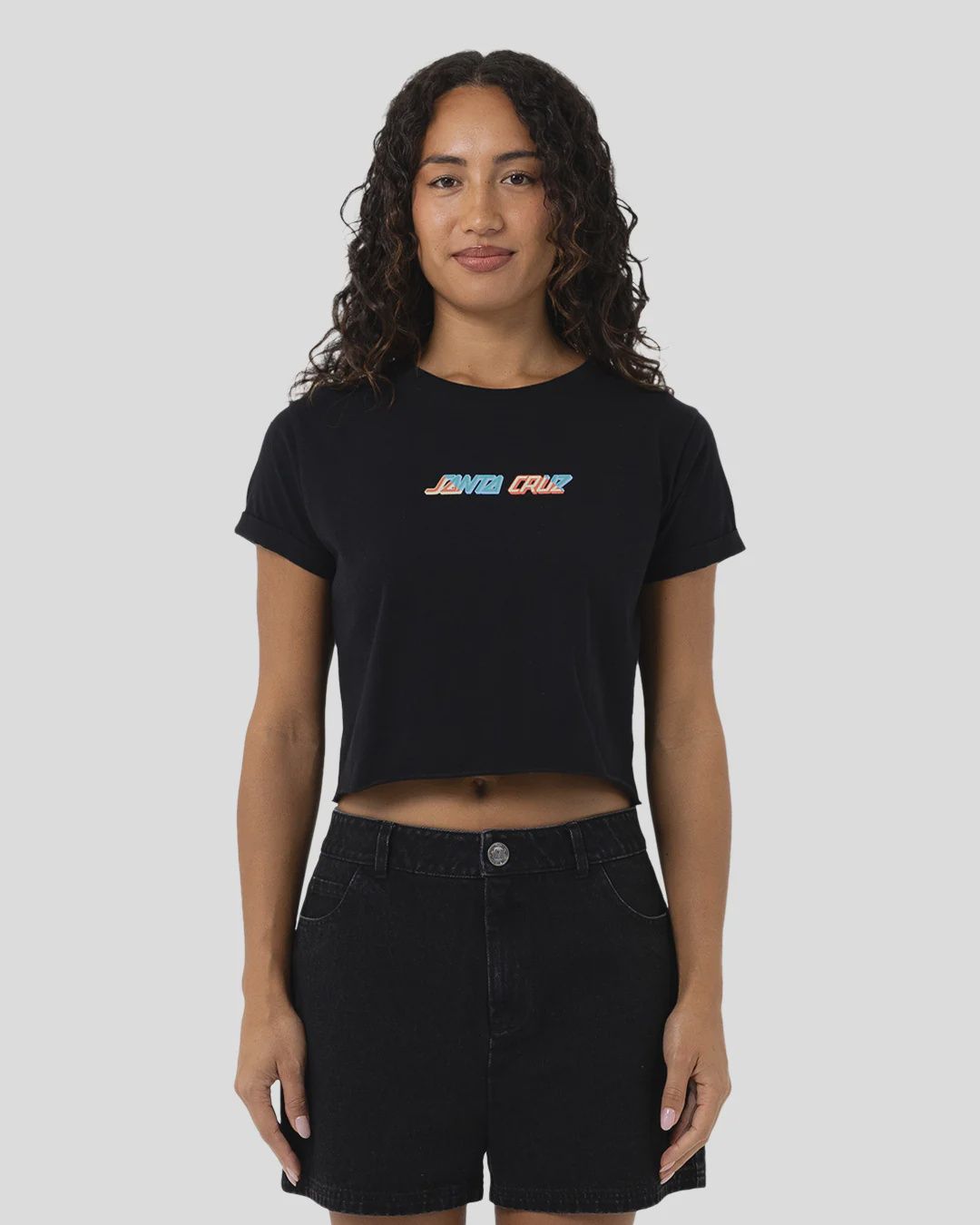 SANTA CRUZ | SPLIT BLOCK STRIP CENTRE SHORT SLEEVE CROP TEE, Colour: BLACK, Size: 6