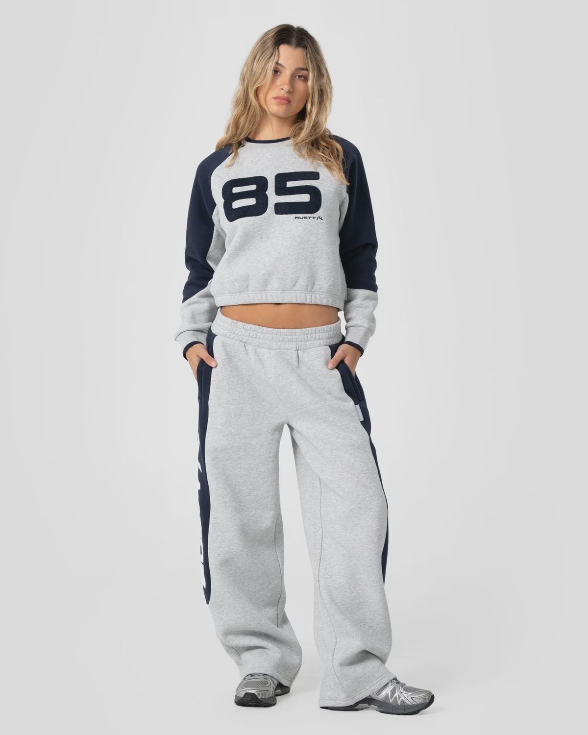 RUSTY | WOMANS HARVEST CROPPED CREW NECK FLEECE