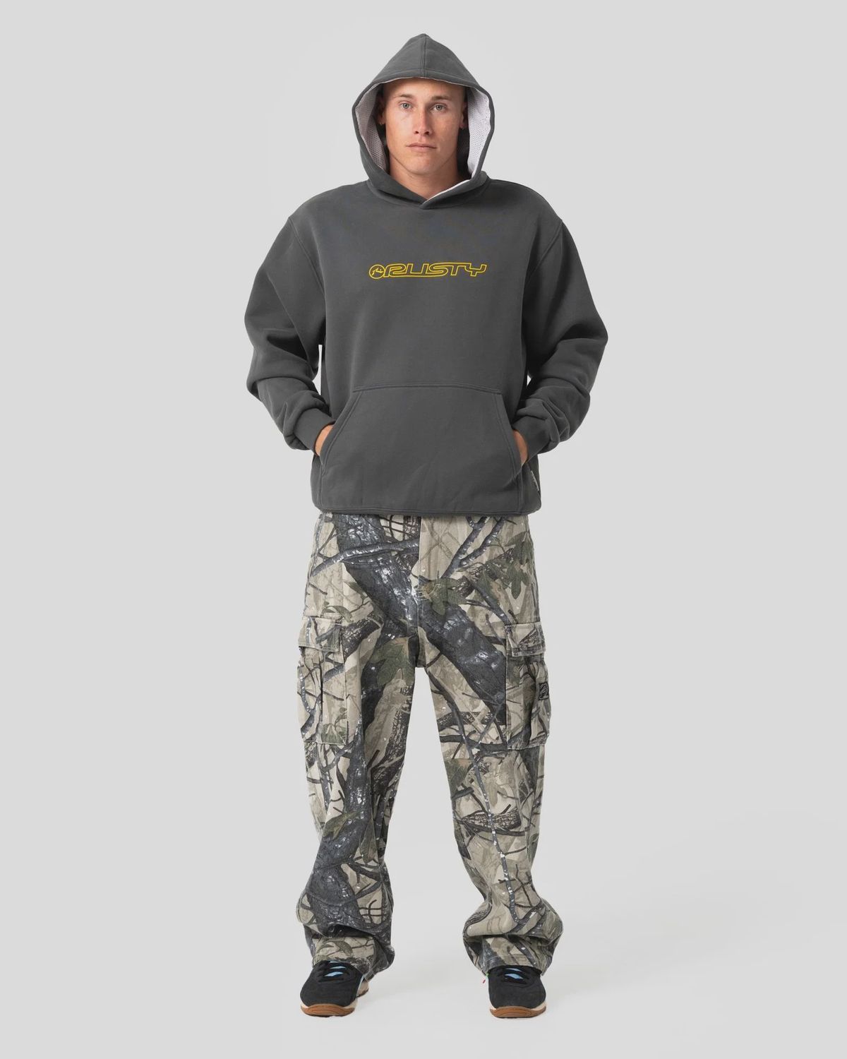 RUSTY | MENS OUTLINER HOODED FLEECE