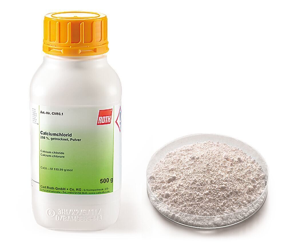 Calcium chloride, min. 94%, dehydrated, 1 kg, plastic packaging.