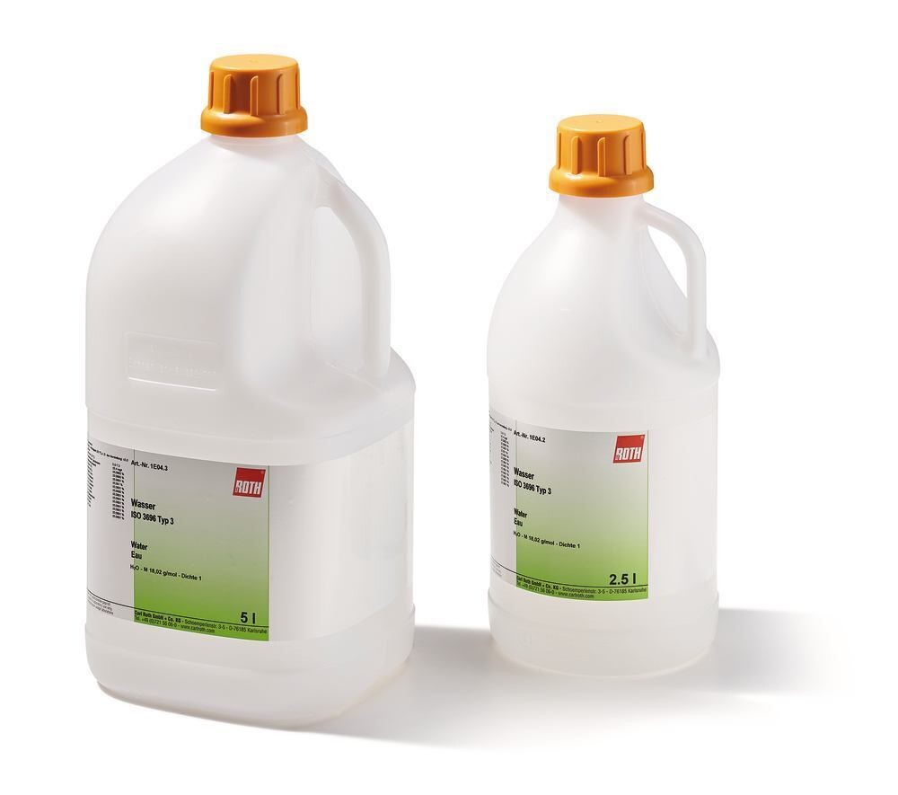 Water, ISO 3696 type 3, demineralized, 25 l, plastic packaging.