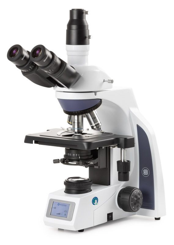 iScope IS.1153-PLi/SLC Triocular with Plan IOS 4x/10x/40x/100x objective lenses, Smart Light Control and Rackless cross table (infinity)