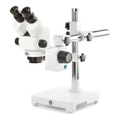 Bioculaire de microscope stéréo StereoBlue SB.1702-U avec zoom EVO 0,5 - 5,5x et trépied pivotant