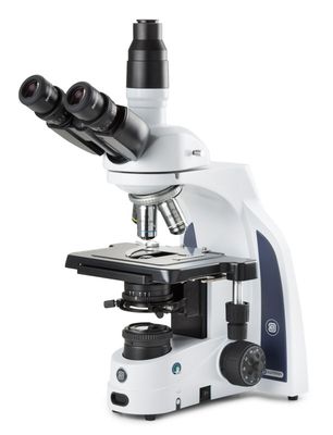iScope IS.1153-PLi Triocular with Plan IOS objectives and Rackless cross table (infinity)