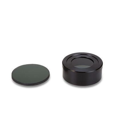 Simple polarizer set. The analyzer is placed on the eyepiece, the 32 mm diameter polarizer is placed in the filter holder