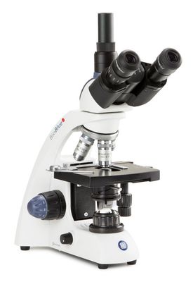 BioBlue BB.4253-E Triocular con objetivos 4x/10x/40x/S100x, con mesa en cruz e iluminación Köhler