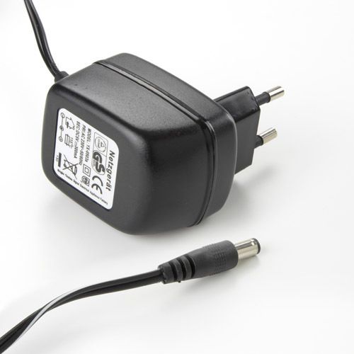 External power adapter 100-240 Vac/Vdc (50/60Hz)