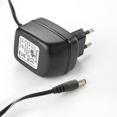 Externes Netzteil 100–240 VAC/VDC (50/60 Hz)