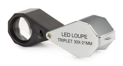 Lente d&#39;ingrandimento ad impatto. Ingrandimento: tripletta 30x. Con lente acromatica Ø 21 mm. Illuminazione a LED bianchi