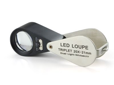 Lente d&#39;ingrandimento ad impatto. Ingrandimento: tripletta 20x. Con lente acromatica Ø 21 mm. Illuminazione LED bianca e UV