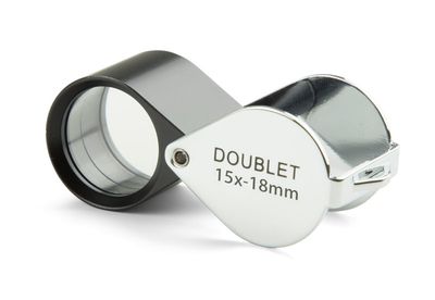 Loupe à impact. Grossissement : 15x doublet. Avec lentille aplanatique Ø 18 mm. Champ de vision 14 mm