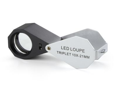 Schlaglupe. Vergrößerung: 10-faches Triplett. Mit achromatischer Linse Ø 21 mm. Weiße LED-Beleuchtung