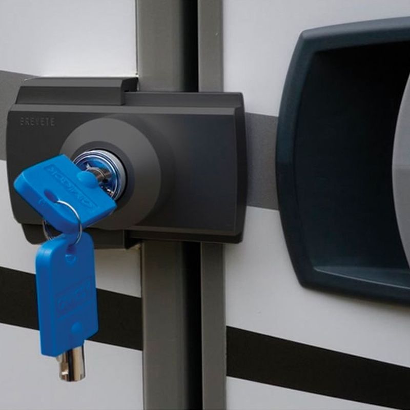 Cerradura IMC 1507 puerta principal con cierre desde el interior color negro