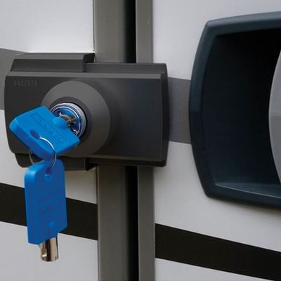 Cerradura IMC 1507 puerta principal con cierre desde el interior color negro