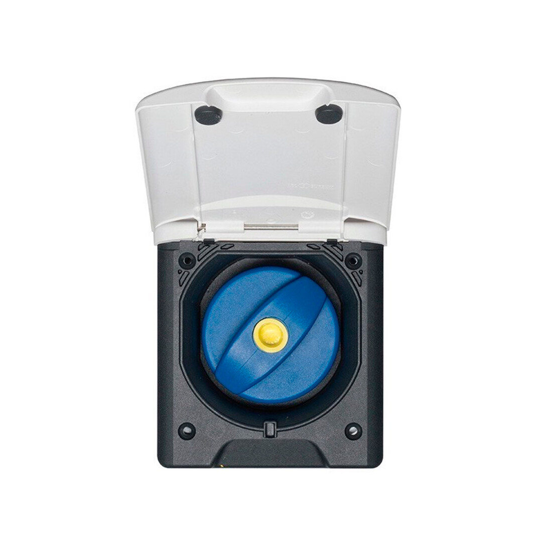 Bocana de relleno de agua con tapa negra