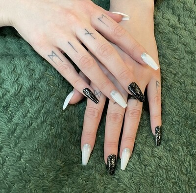 Press-on Nails "Coal &amp; Diamonds"
