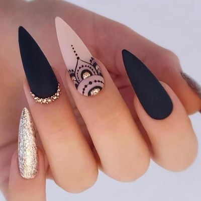 Press-on Nails &quot;Em-press&quot;