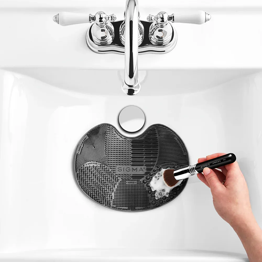 Sigma Beauty | Sigma Spa® Express Brush Cleaning Mat Black