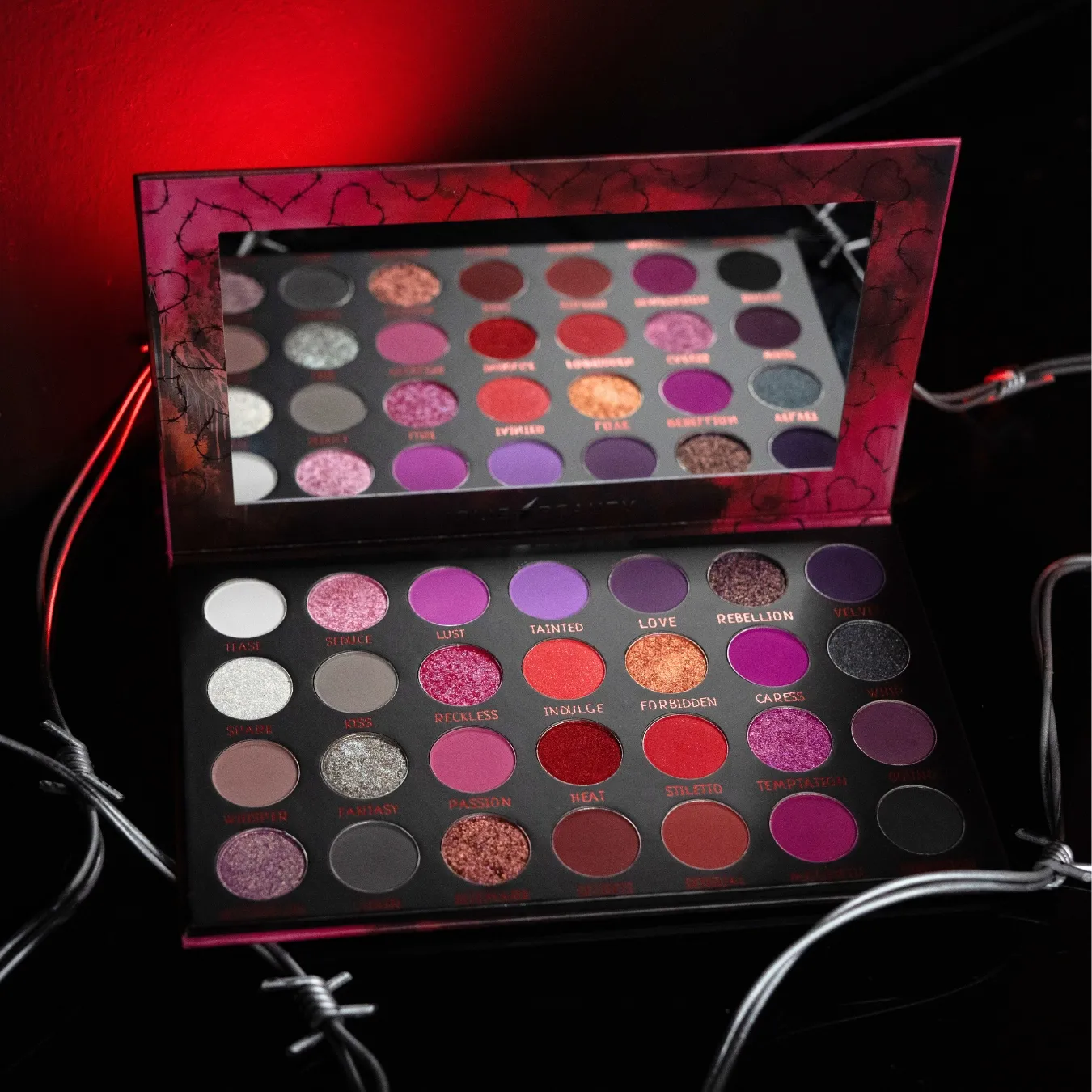 Jolie Beauty | Eyeshadow Palette &quot;Tainted&quot;