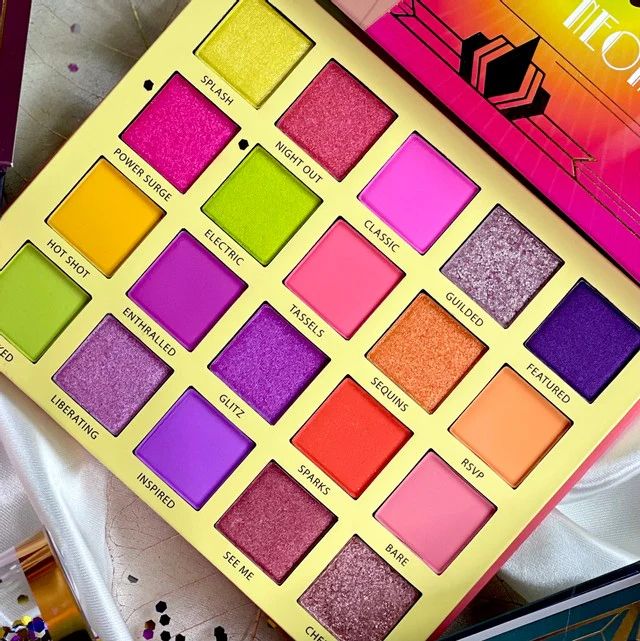 The Roaring 20's Eyeshadow Palette "Neons"