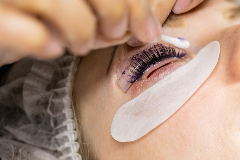 Eyelash tinting And Lift