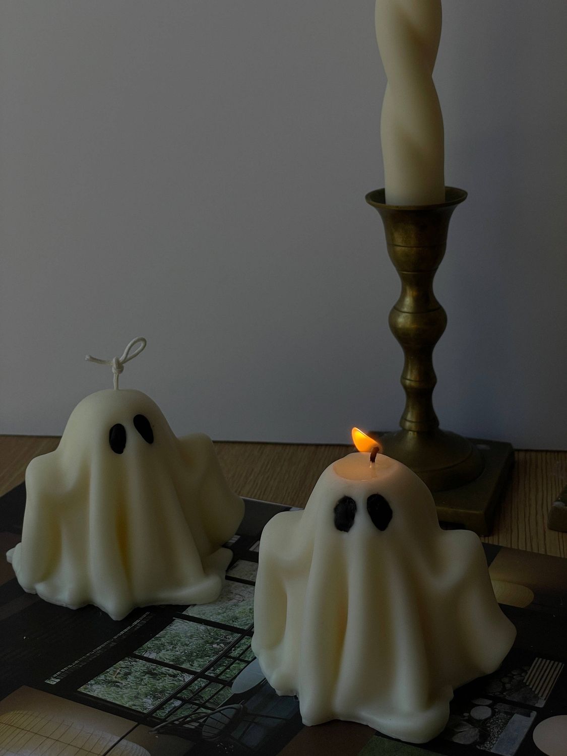 Ghostie, Colour: Ivory