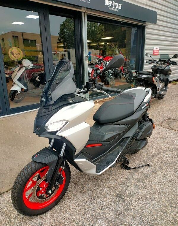 Moto Aprilia SR GT 125 ABS