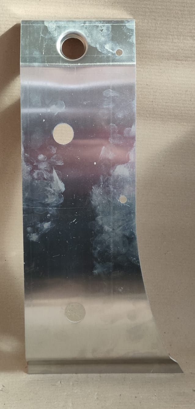 PANNELLO ANTERIORE RUOTA ANTERIORE DESTRO M240