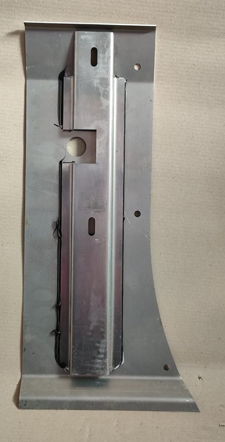 PANNELLO INFERIORE ARCO RUOTA SINISTRA M240