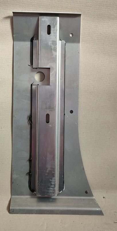 PANNELLO INFERIORE ARCO RUOTA SINISTRA M240