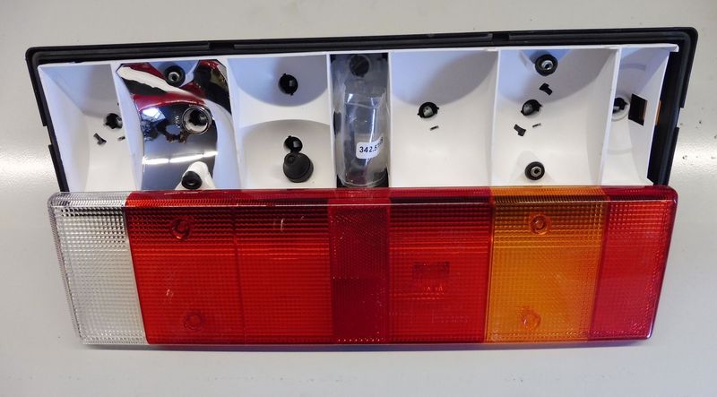 LUCE POSTERIORE - Cod. Art. 2VP 007.323-011