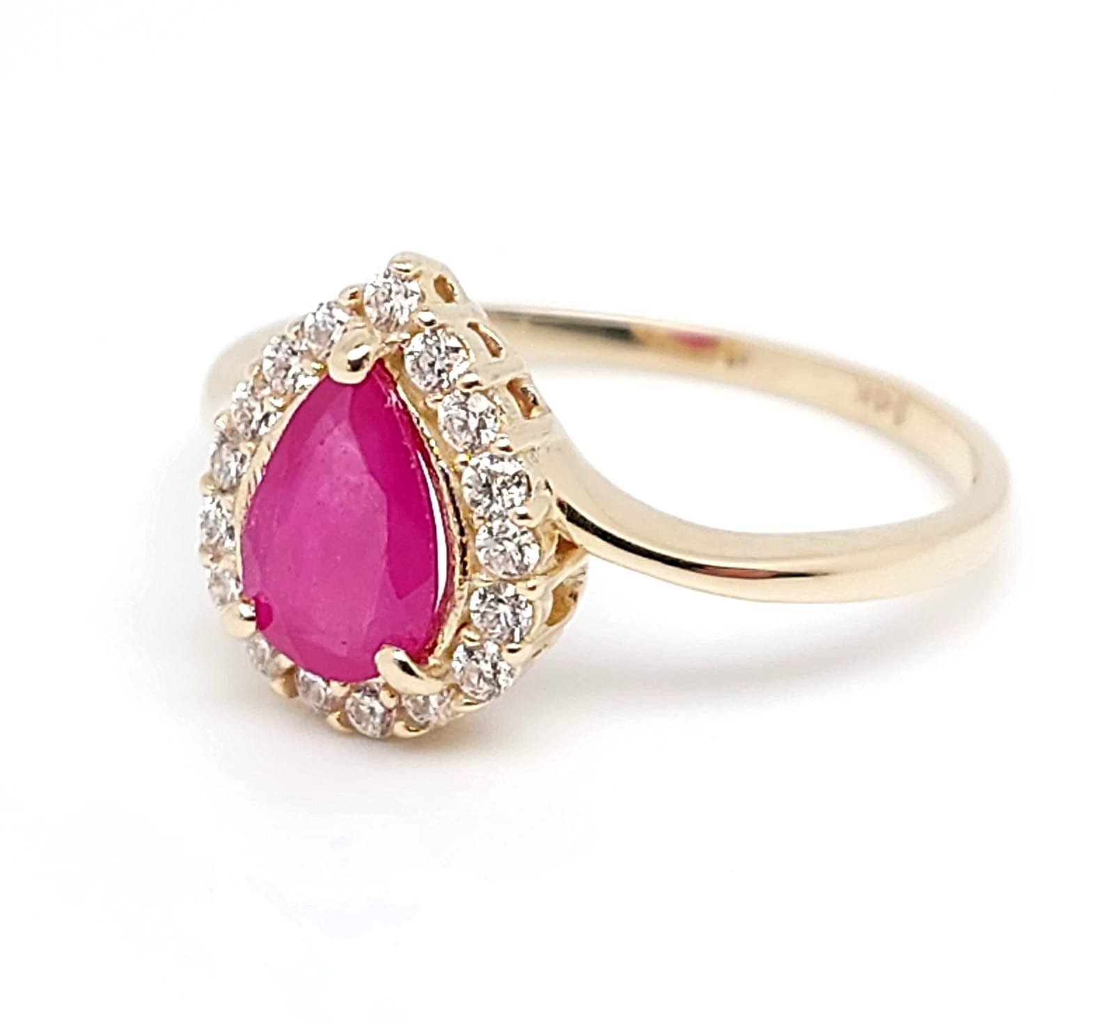 14ct Yellow Gold & Ruby Ring With Diamonds