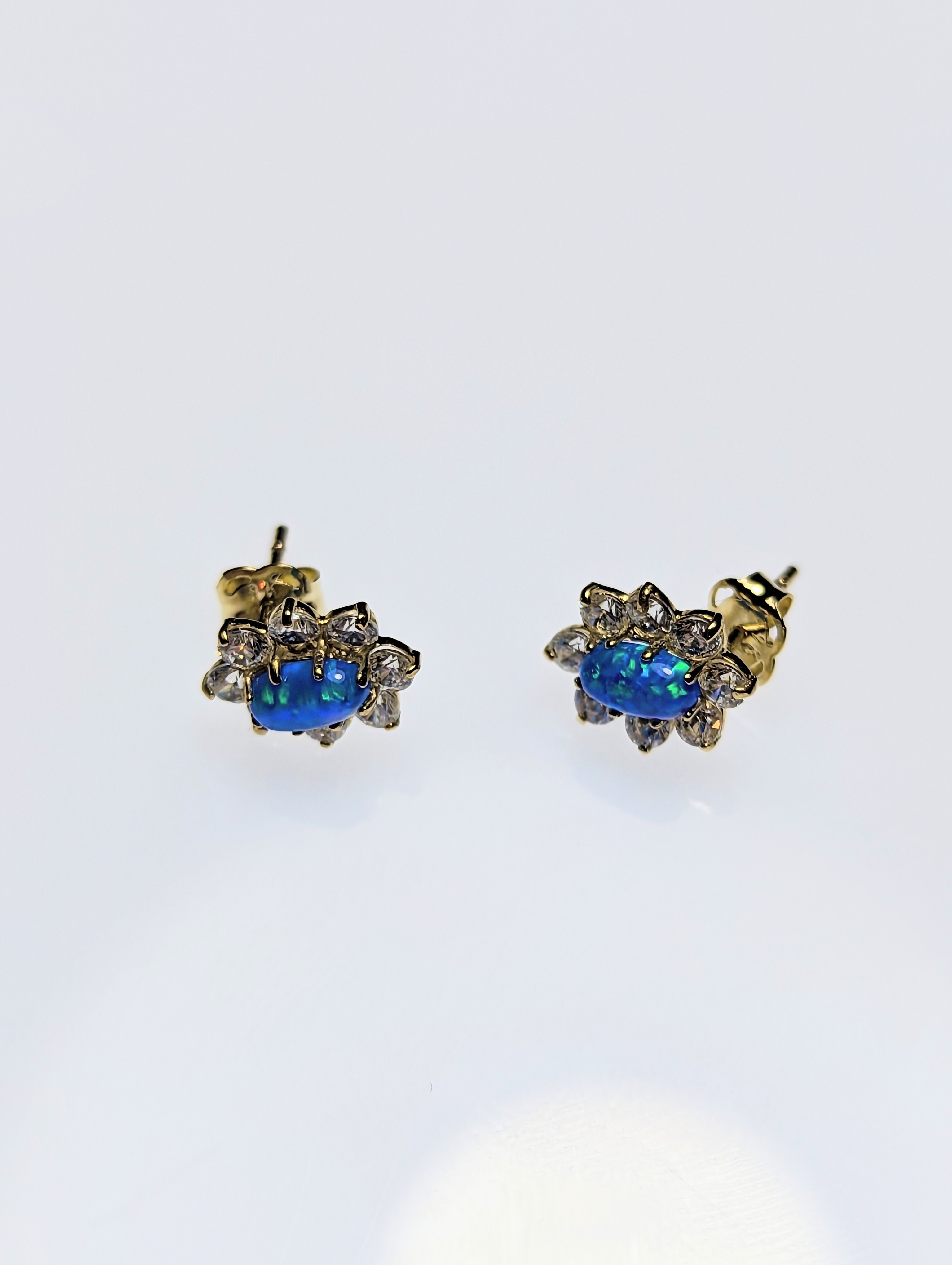 9ct Gold & Blue Opalescent Stud Earrings