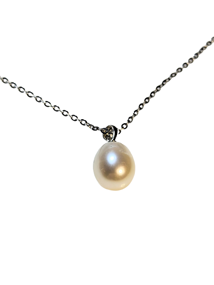 Pearl Drop Pendant Necklace