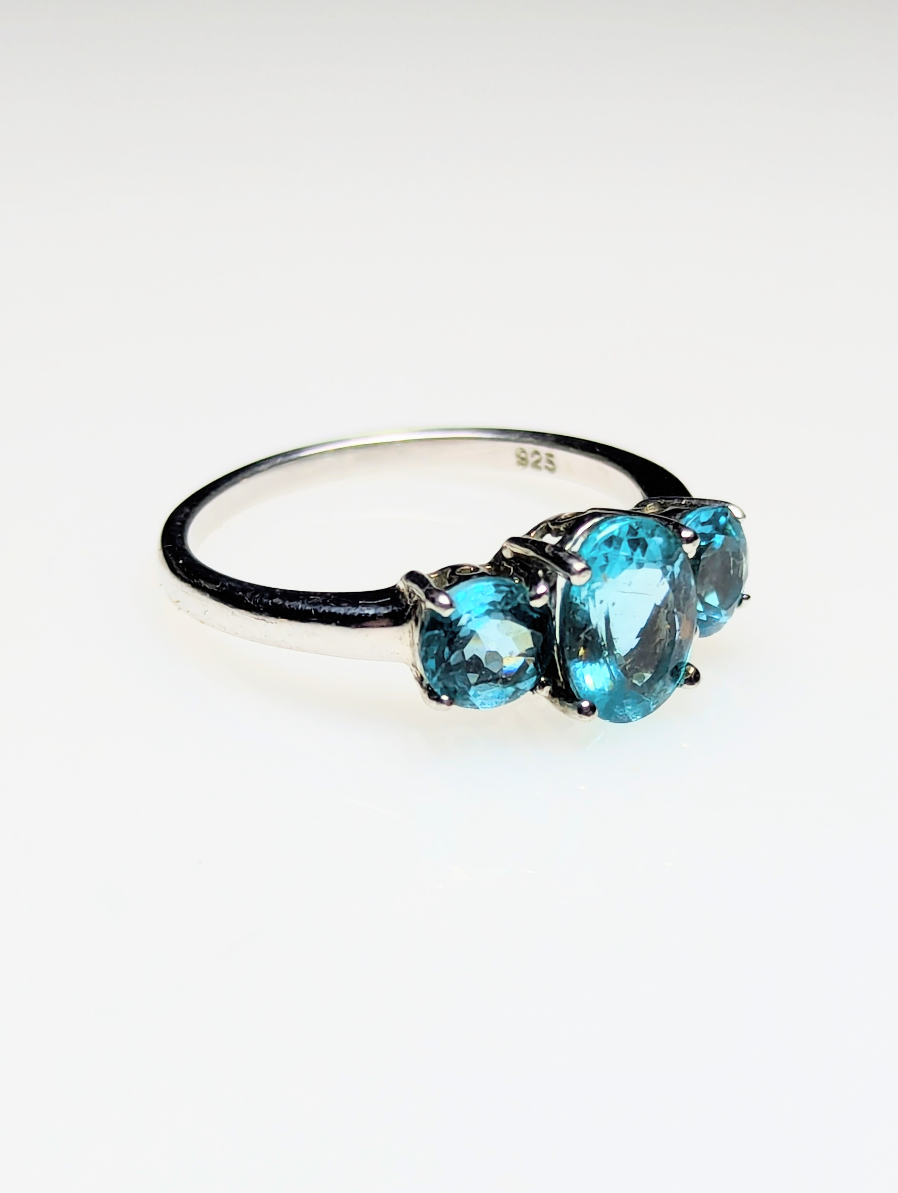 925 Silver & Aquamarine Coloured Ring
