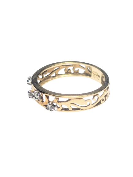 9kt Yellow Gold & Diamond Filigree Ring