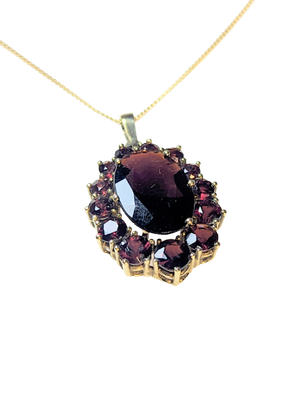 8ct Gold & Garnet Pendant Necklace