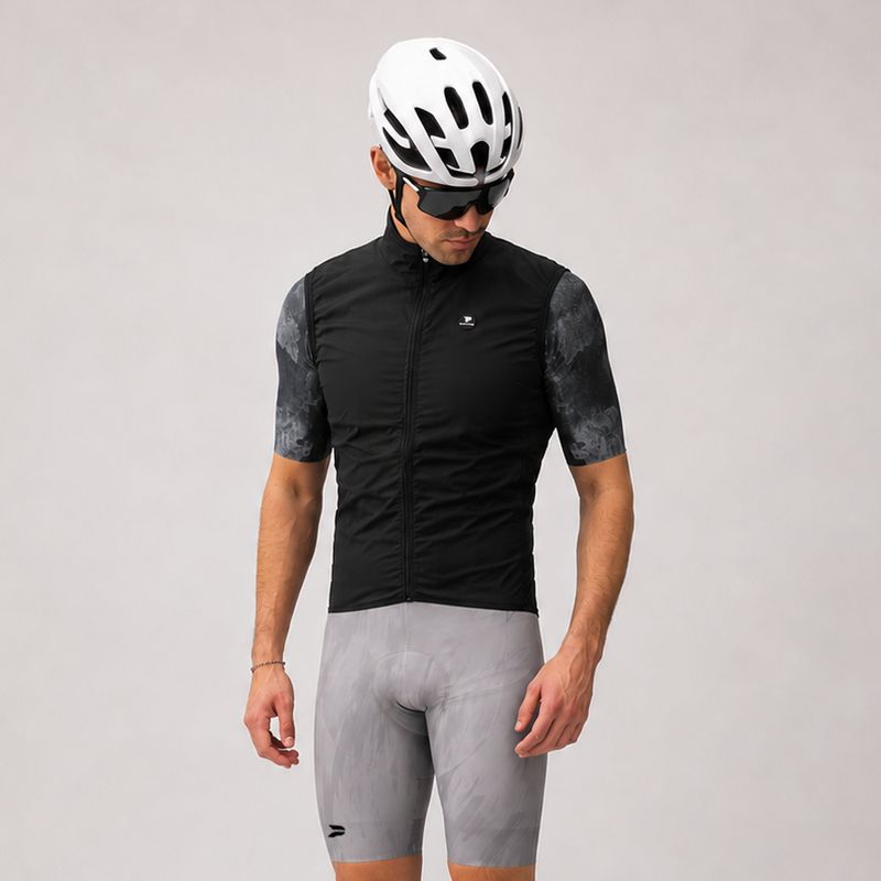 ESSENTIAL BLACK Gilet antivento