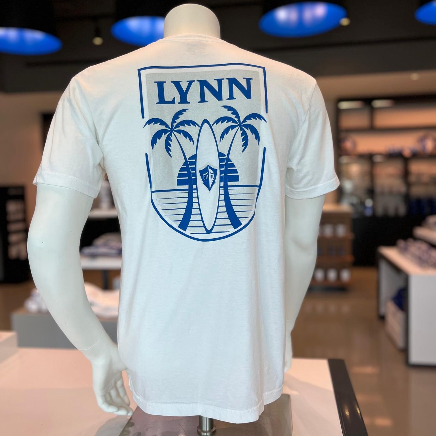 Lynn University graphic t-shirt, Size: Small