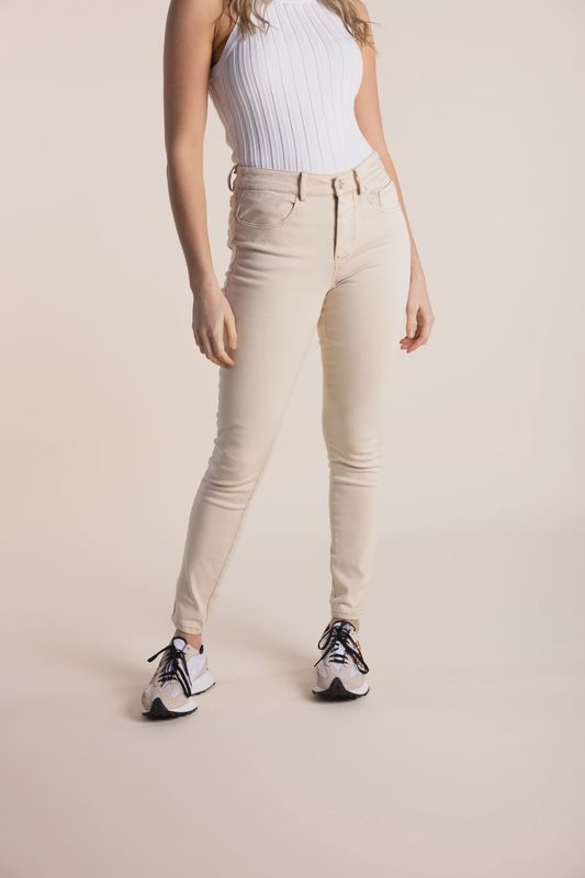 Garment dyed jeans