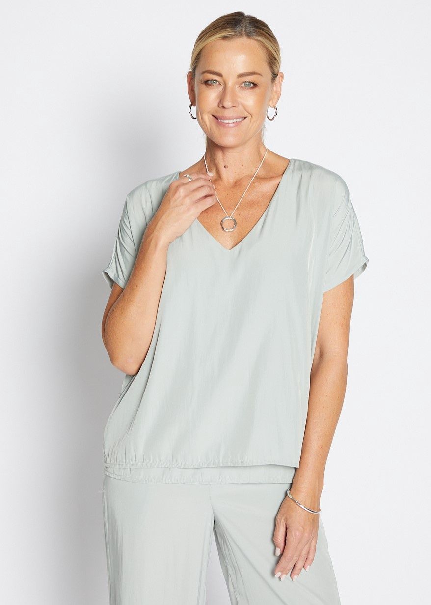 Dolly rvs layer tee Sage