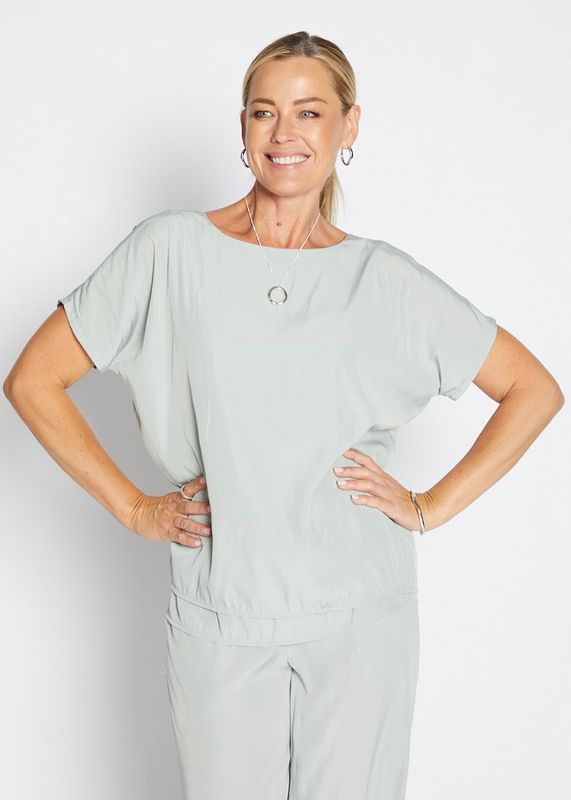 Dolly rvs layer tee Sage